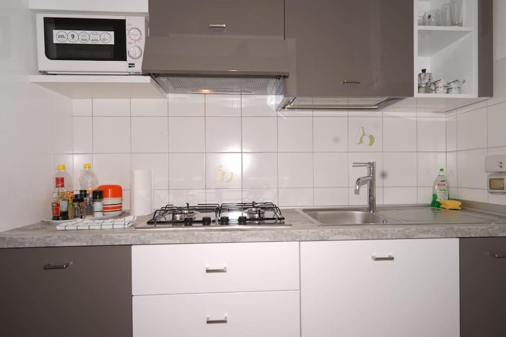 Central Guesthouse Cir 015146-Cni-01484 Milan Bagian luar foto