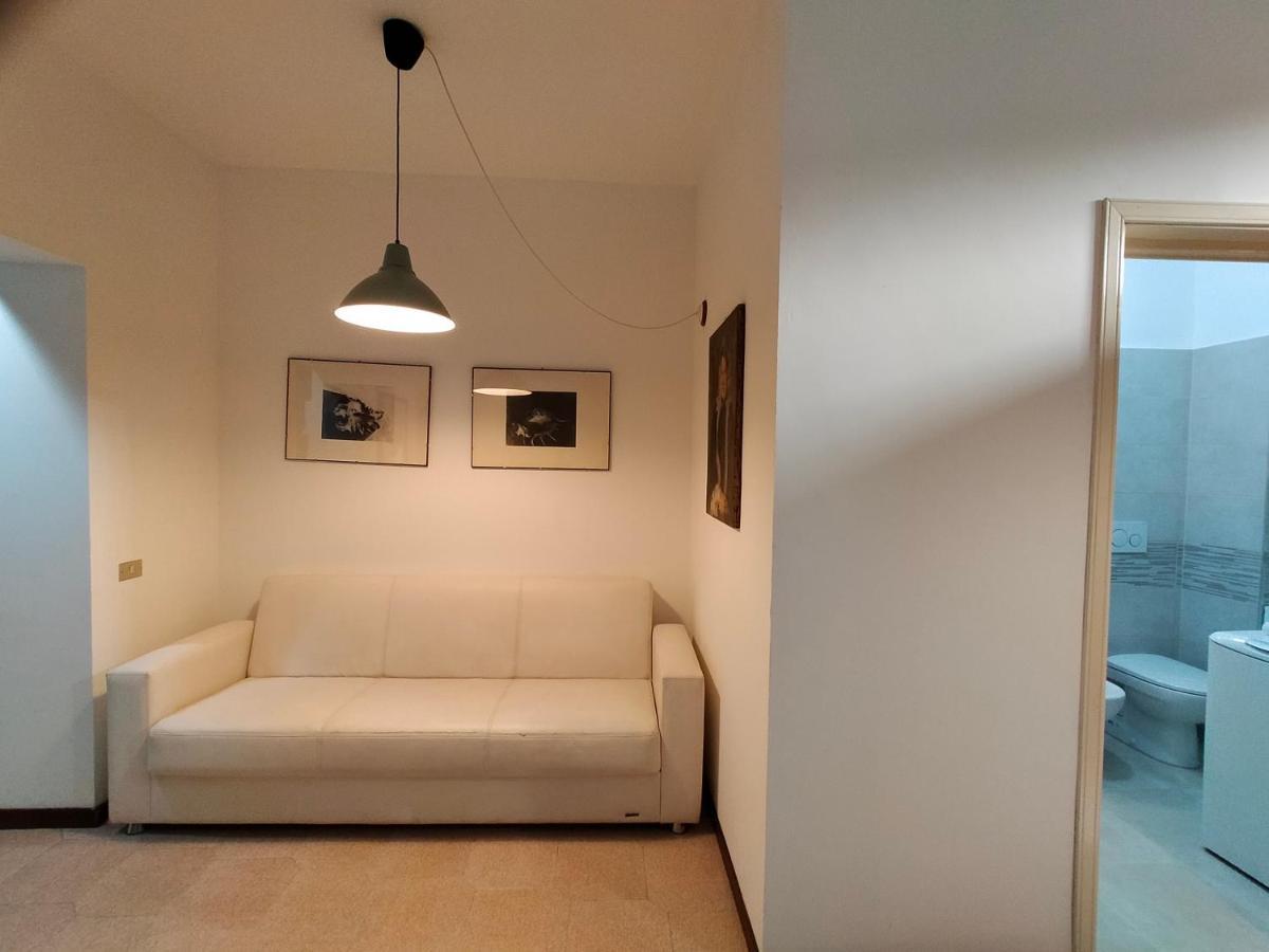 Central Guesthouse Cir 015146-Cni-01484 Milan Bagian luar foto