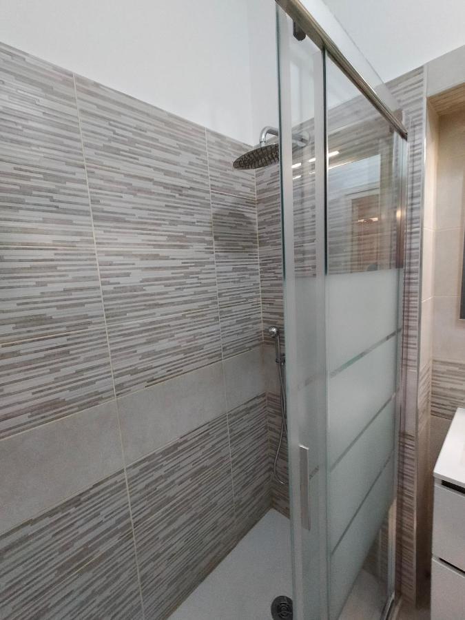 Central Guesthouse Cir 015146-Cni-01484 Milan Bagian luar foto
